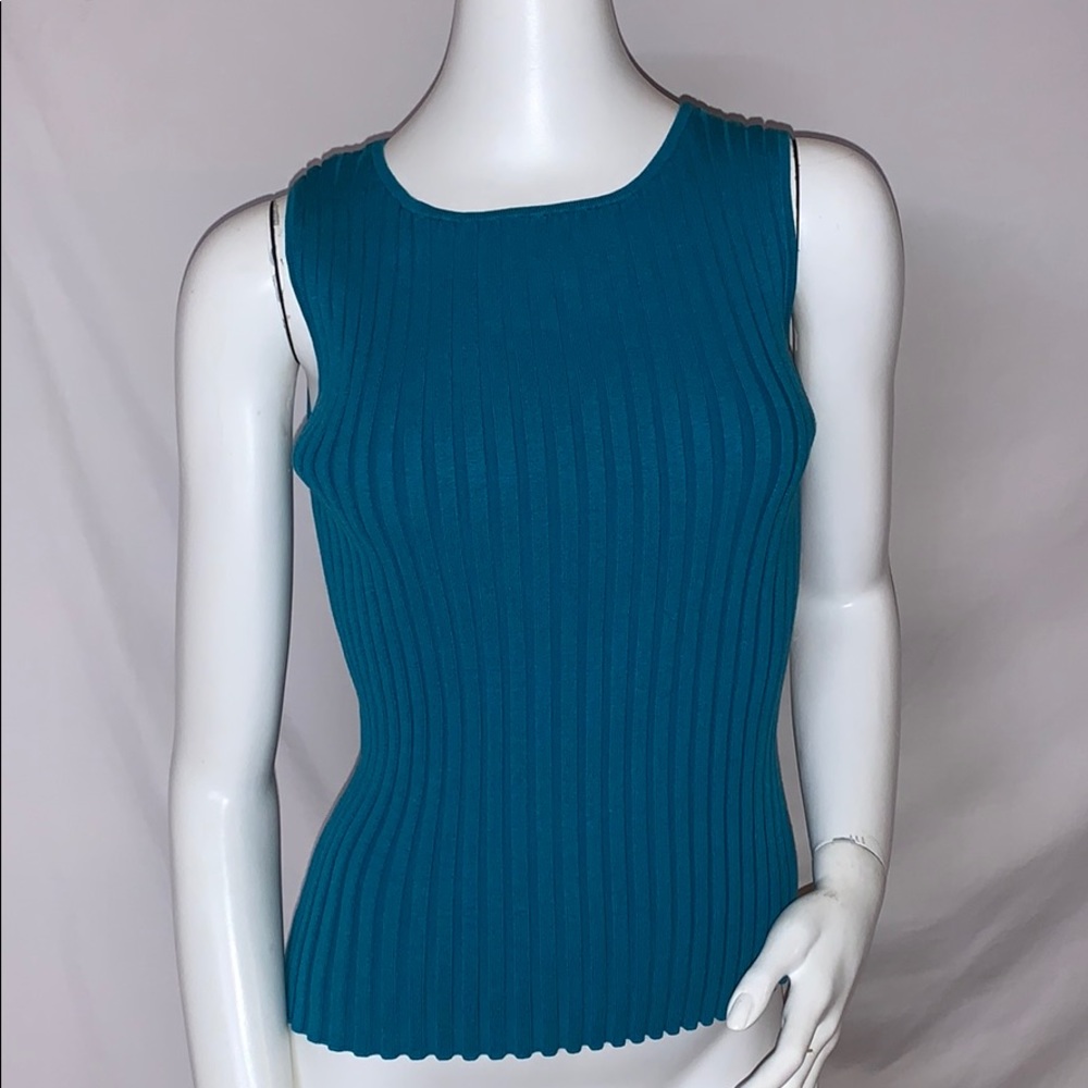 Z.B.D design top, Size medium 🦋